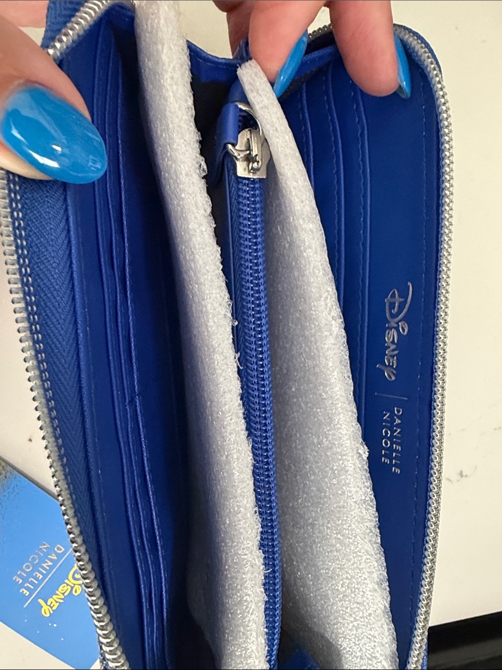 Danielle Nicole Blue Stitch Surfing Stitch Zip Around Wallet - Picture 3 of 3